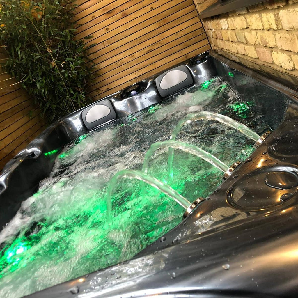 Dual Lounger + 3 Seater Hot Tub