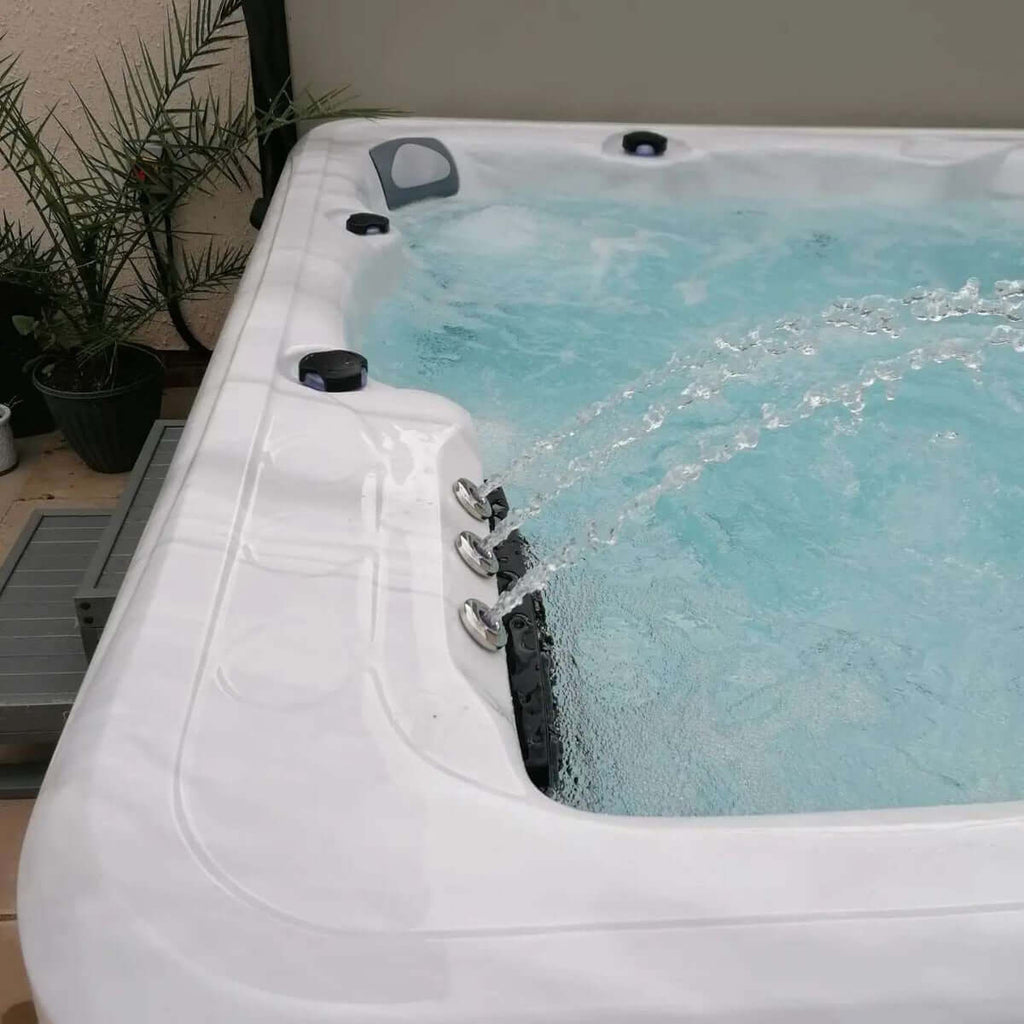 Malibu 6 Seater Hot Tub