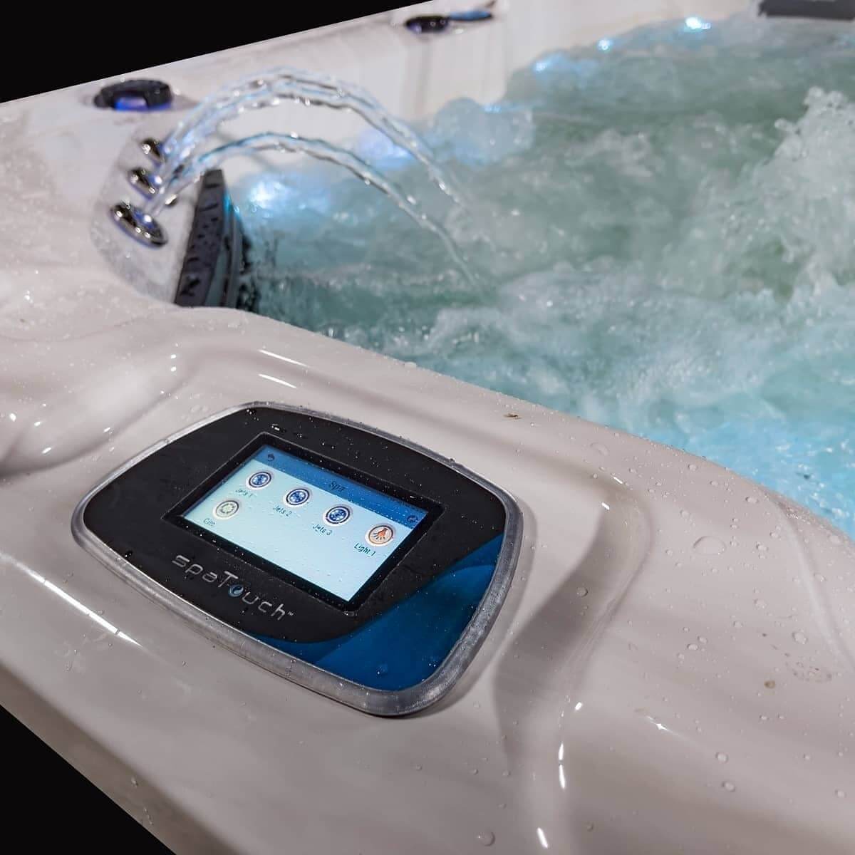 Manhattan 6 Seater Hot Tub