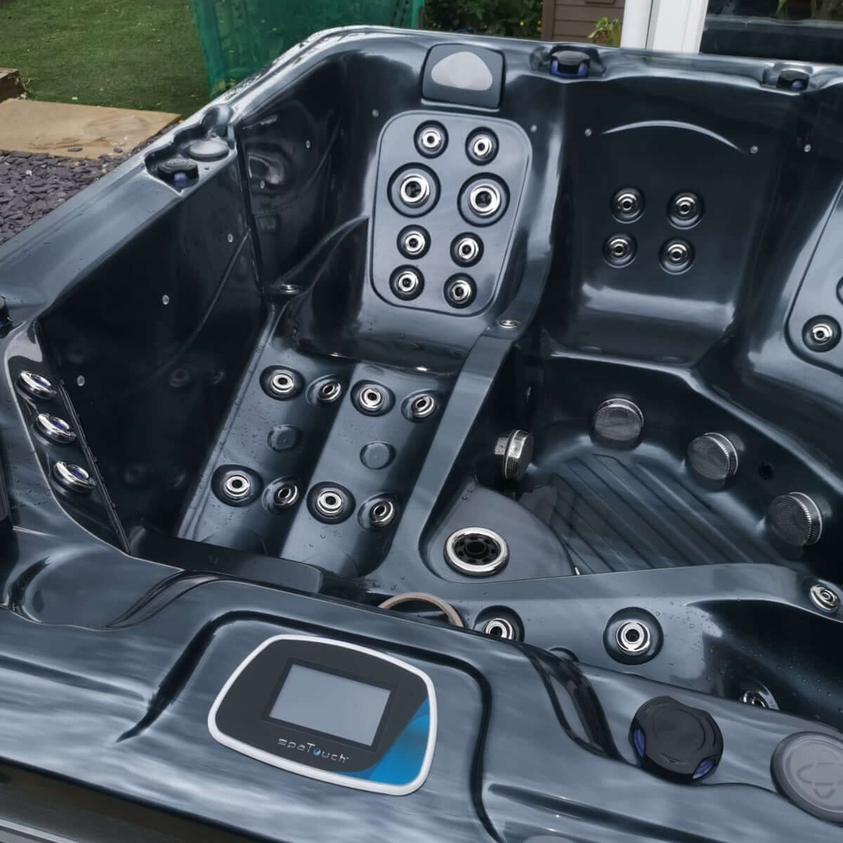Manhattan 6 Seater Hot Tub
